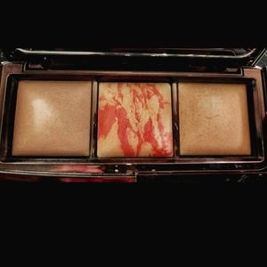 NWT Hourglass Dim Edit Ambient Lighting Palette Highlighter